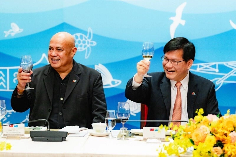 林佳龍午宴吐瓦魯總理