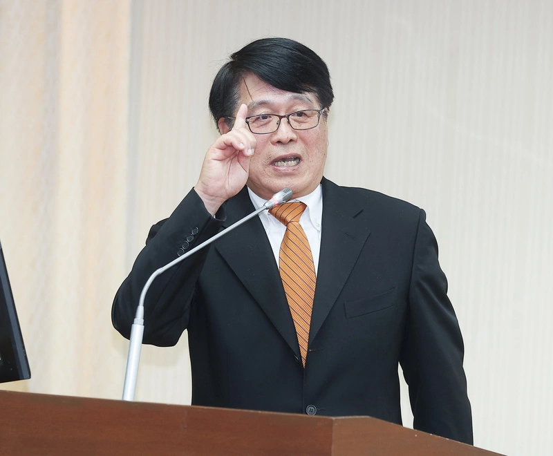 陸配參政權　游盈隆：兩岸關係複雜目前無清楚立法