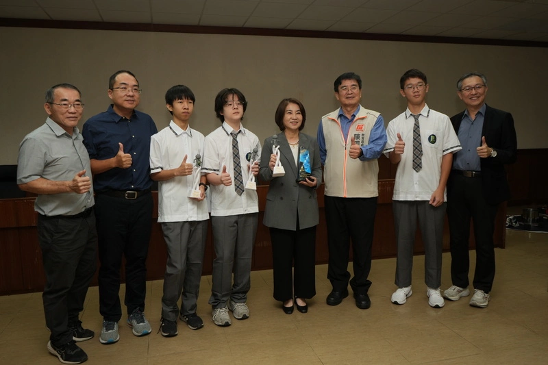 屏科實中學子FIRA機器人國際賽獲佳績