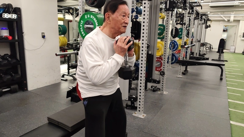 卜蜂鄭武樾90歲養生有道　天天健走萬步重訓不間斷