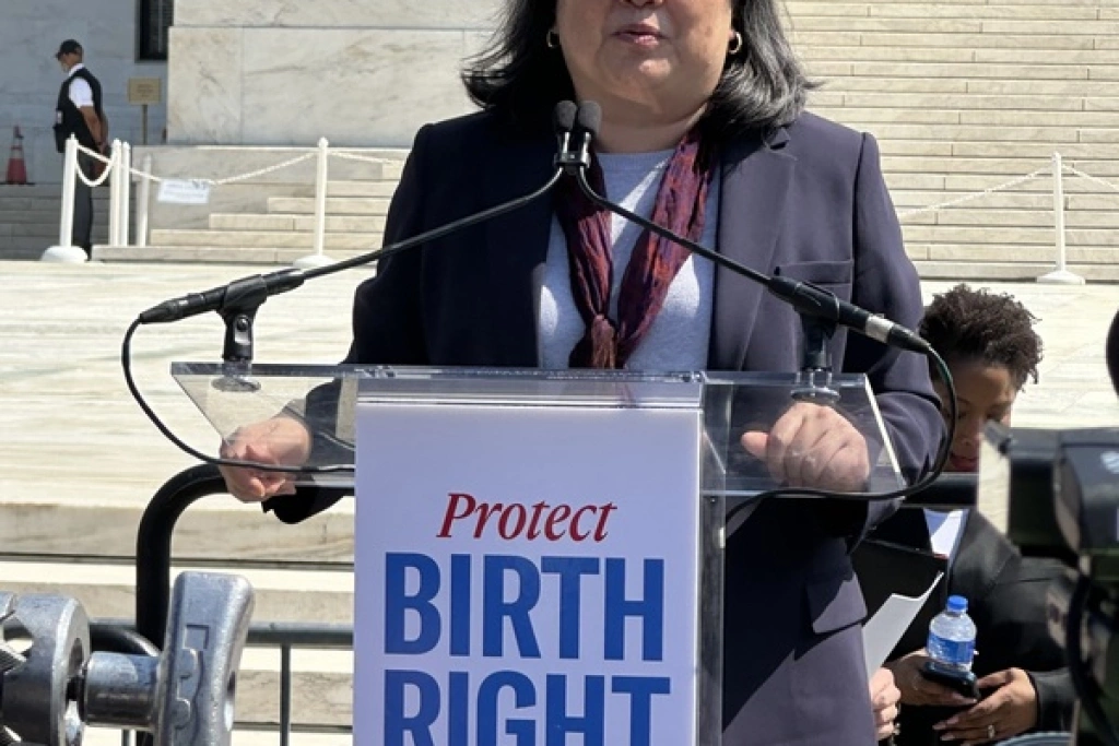 美出生公民權最高法院開庭　「黃金德案」後代旁聽