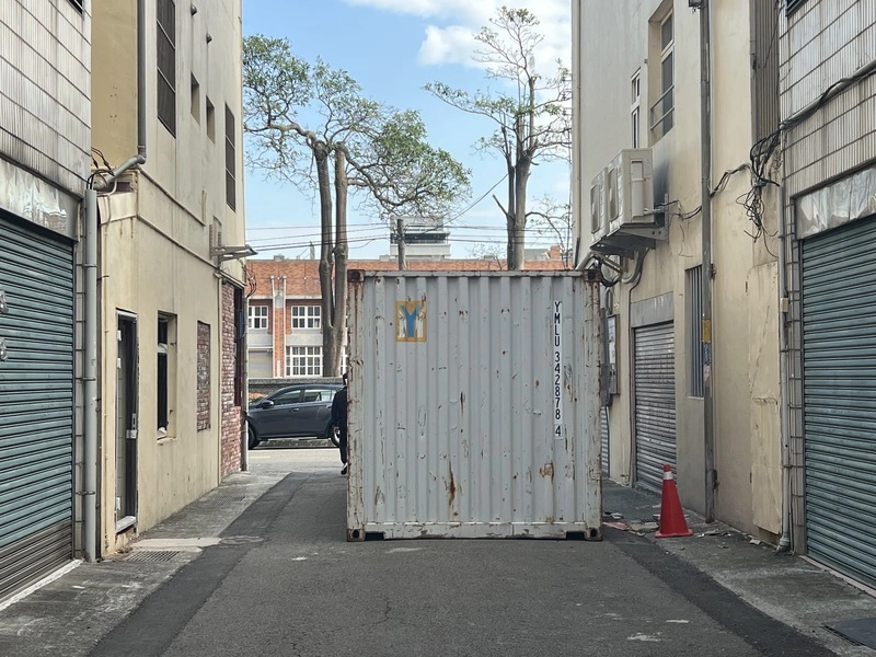 頭份既成巷道地主放貨櫃封路 鍾東錦：優先強制排除