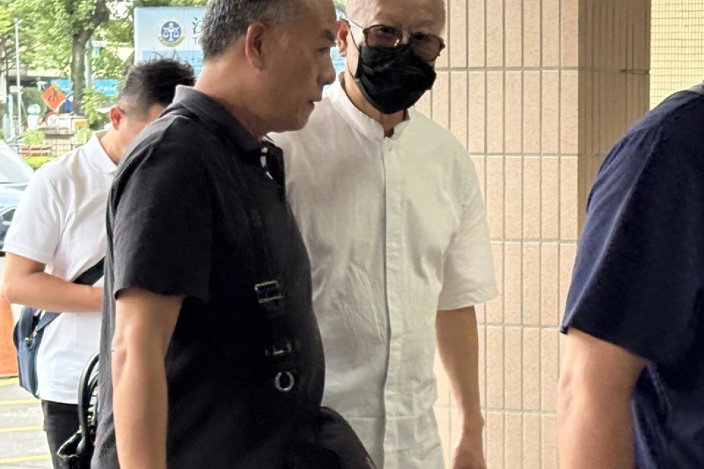 嘉縣議長涉收精品幫降罰鍰　不認罪稱「禮尚往來」