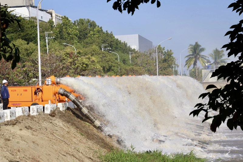 台南新購60台移動式抽水機交機