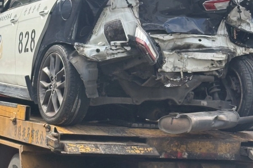 竹縣警車遭追撞　3人受傷