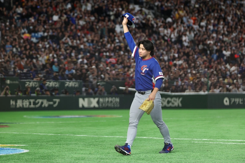 孫易磊WBC退場親吻球帽舉起  感謝球迷和全台支持