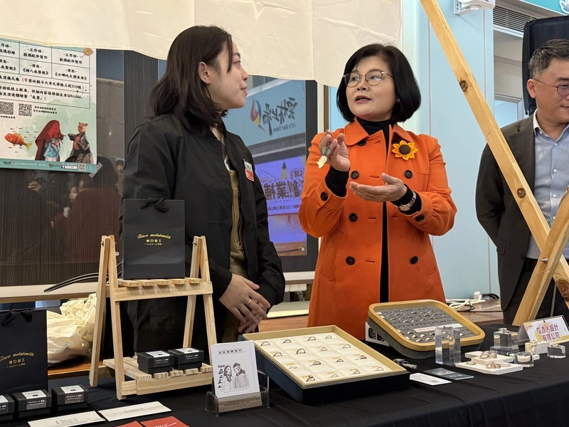 雲林輔導青年創業　張麗善給予鼓勵