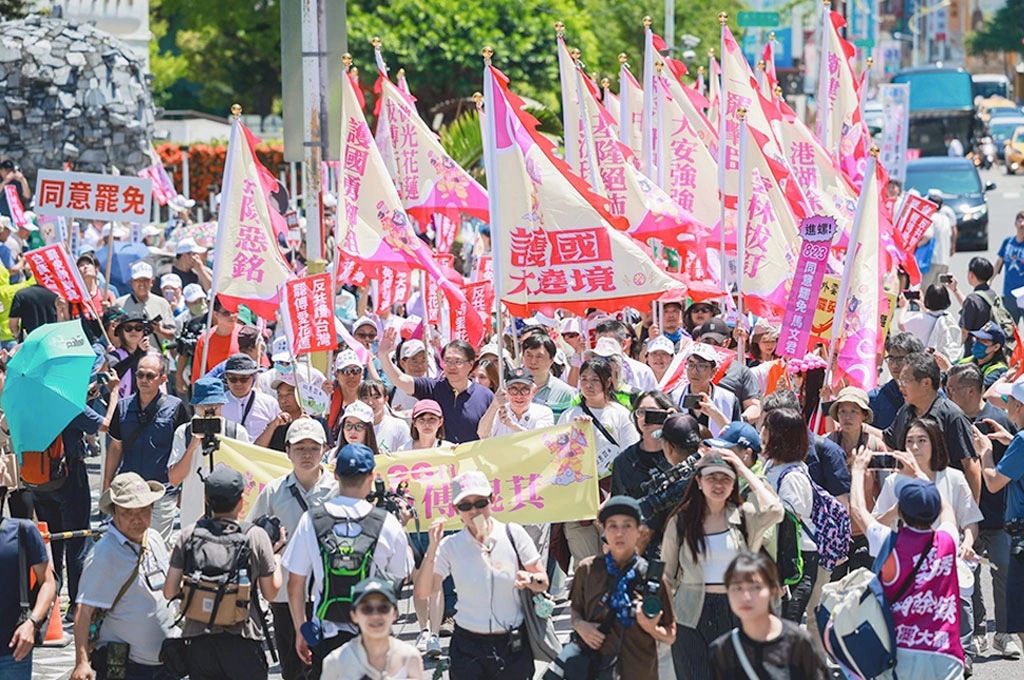 傳藍營放鬆估大罷免剩「3+1席」民進黨認「6+4」維持上看10席...持續援「護國大繞境」催票！