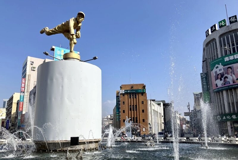 嘉義市地標KANO吳明捷雕像維修　7月重登投手丘