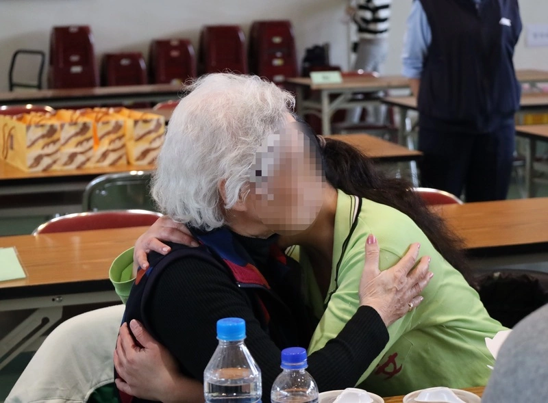 春節將屆台中女監多場懇親　收容人與家屬相擁而泣