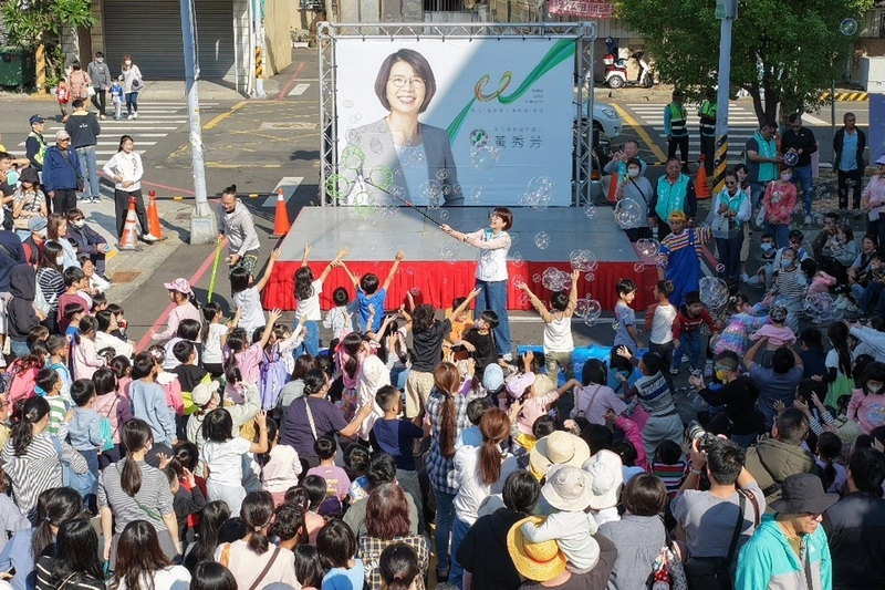 拚彰縣長提名　黃秀芳辦親子活動