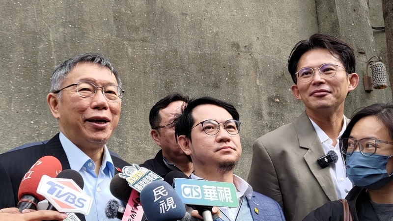 黃國昌與柯文哲出席高雄青年論壇