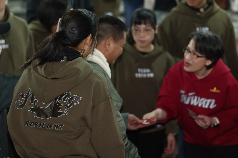 蕭副總統：「戰貓帽T」非賣品　已送1件給蔡英文