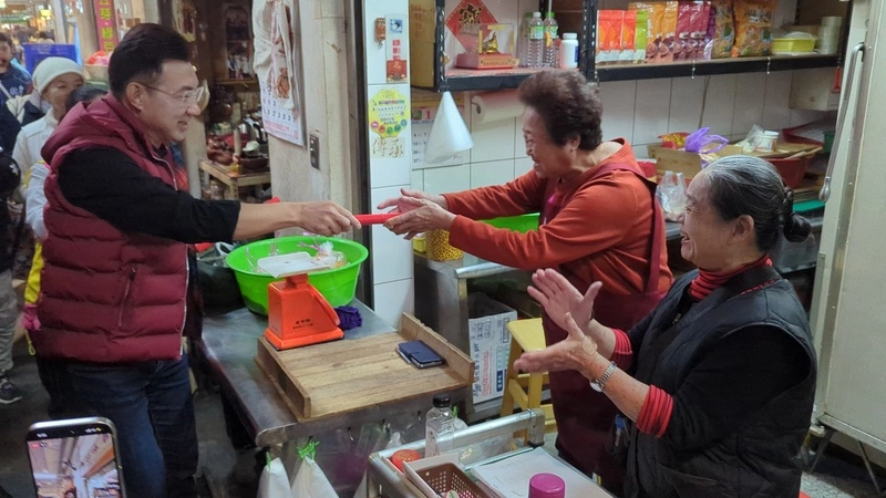 國民黨台中市長提名人選未定　江啟臣市場拜票