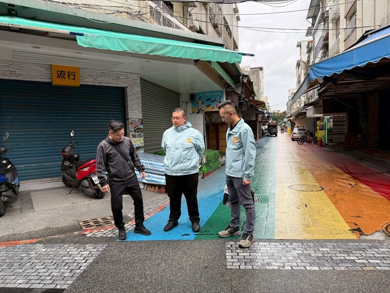 花蓮市大禹街打滑事故頻傳　民代會勘