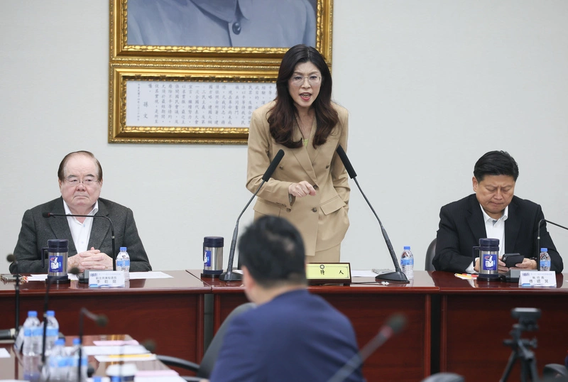 鄭麗文主持國民黨中常會