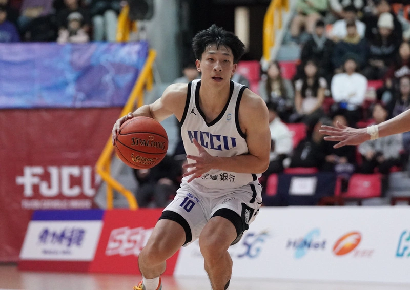 UBA宋昕澔達標900分　政大隊史第5人