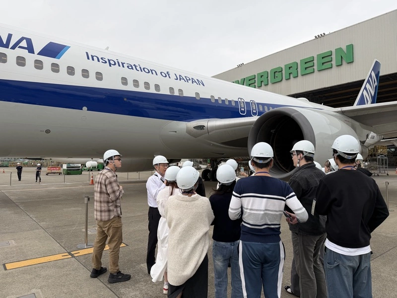 ANA舉辦航空教室　學生近距離接觸飛機
