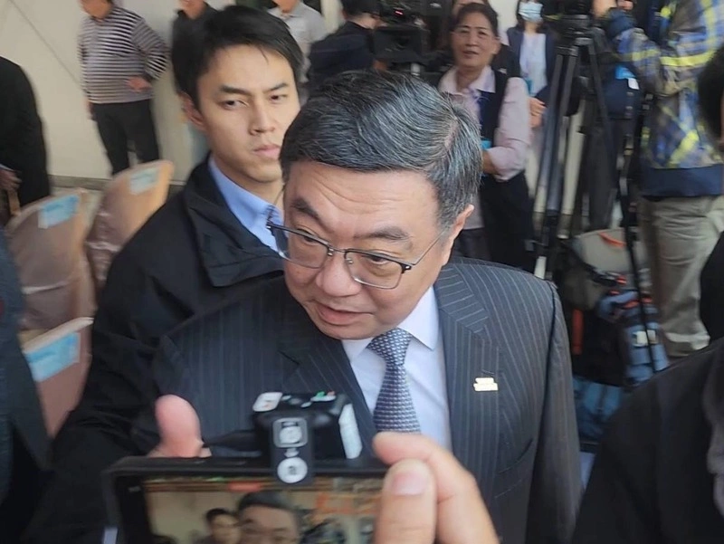 卓榮泰比讚鼓勵媒體