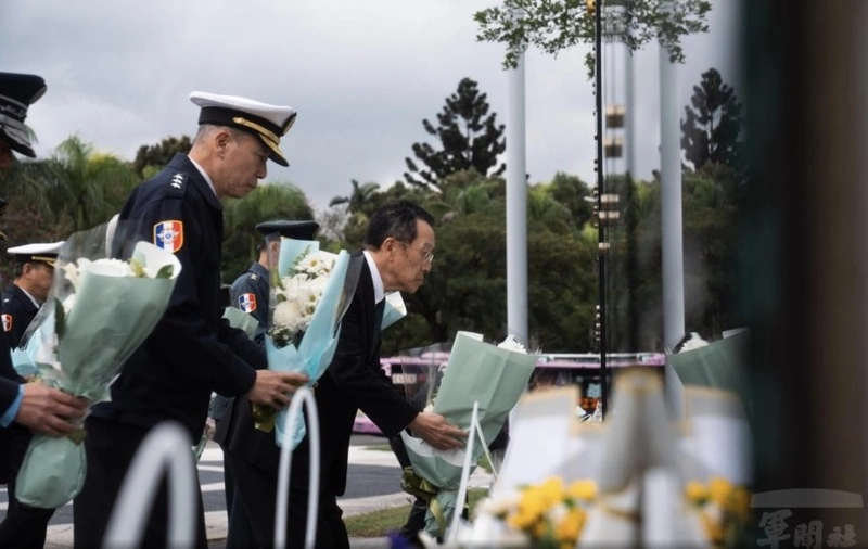 顧立雄、梅家樹率高階將領致敬0102殉職將士