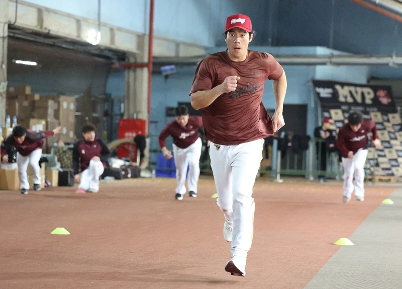 桃猿首波談薪  林智平、張閔勛等4人獲複數年約