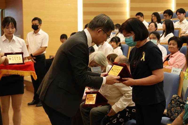 大體老師無聲生命課：寧願學生是在我身上畫錯刀
