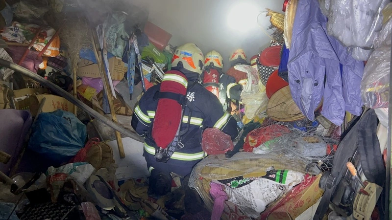 彰化社頭民宅大量雜物起火
