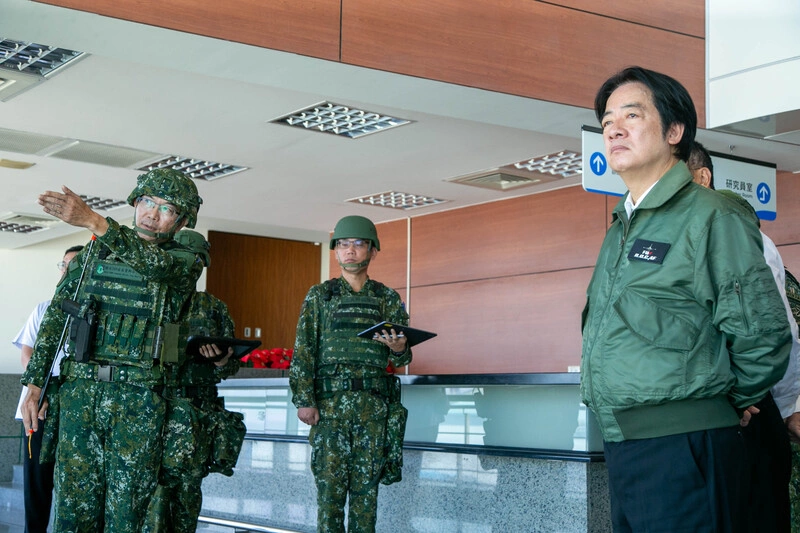 總統視導漢光演習　登八里艦檢視戰力防護及應變作為
