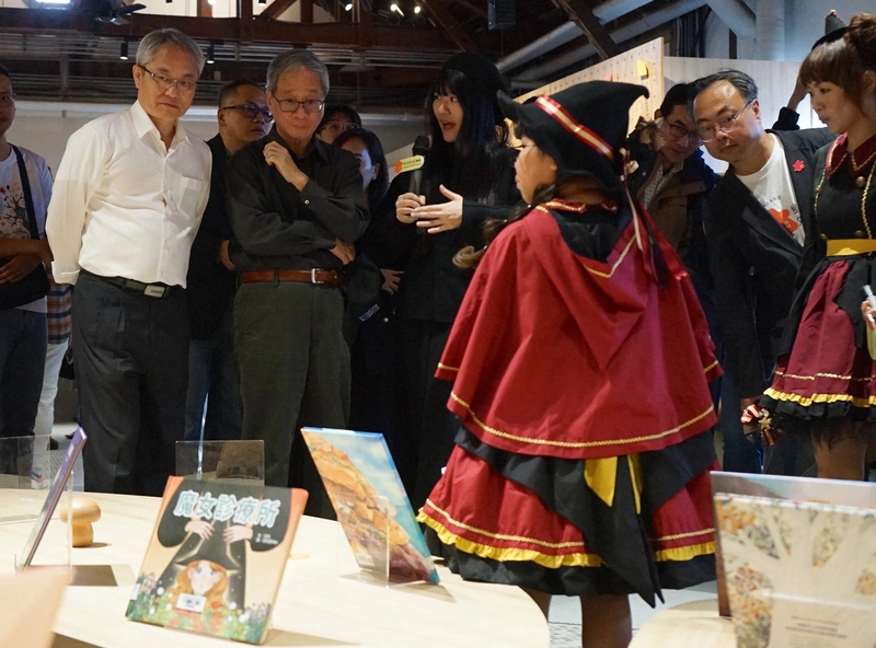 花蓮「繪本故事屋」開幕　李遠出席參觀