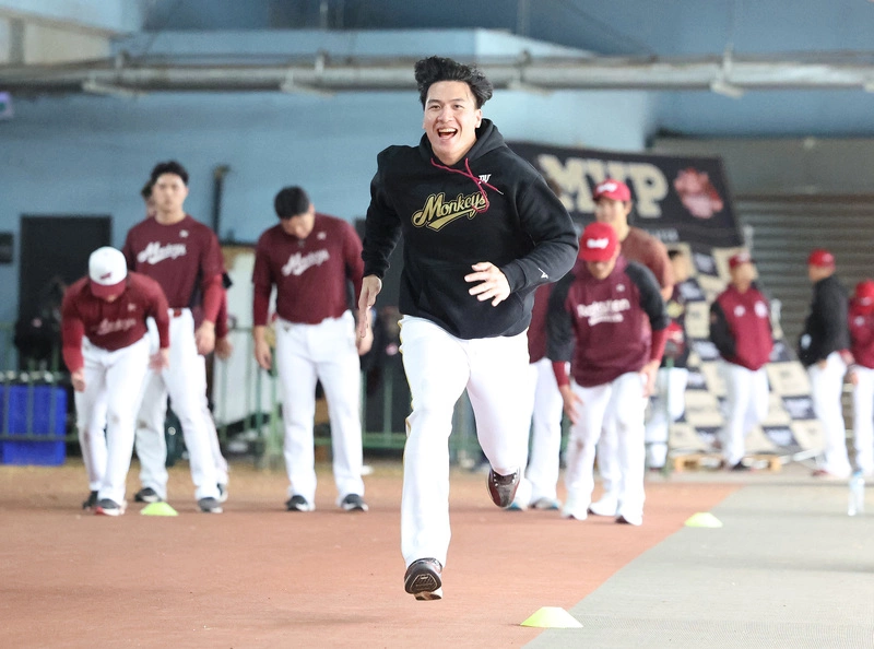 林立與桃猿簽8年約　強調「時機點」和熟悉感