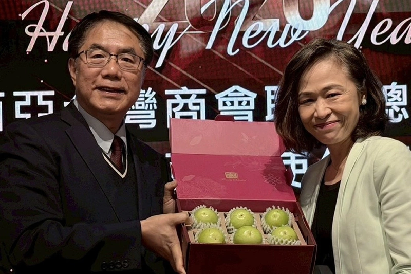 黃偉哲訪馬來西亞行銷台南蜜棗