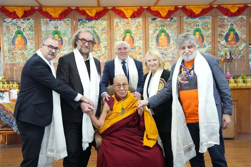 捷克參議院代表團訪印度會晤達賴喇嘛
