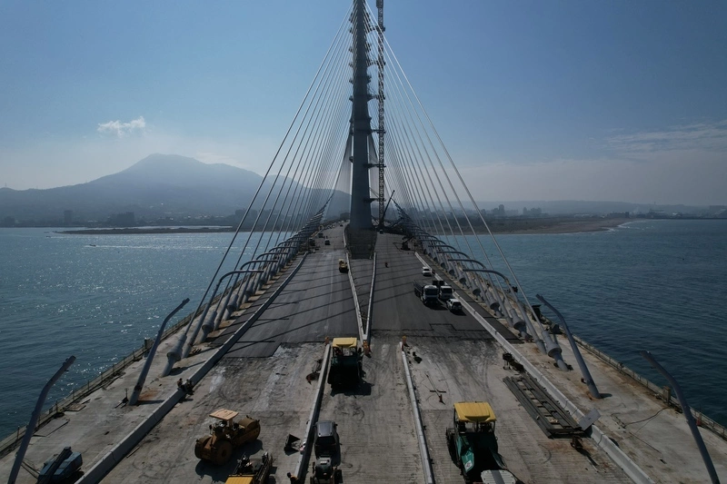 淡江大橋採高性能GUSS瀝青混凝土鋪面