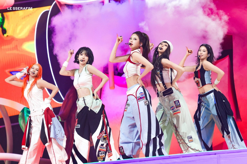 人氣女團 LE SSERAFIM 將來台出席金唱片！〈SPAGHETTI〉洗腦神曲紅遍全球、Jolin蔡依林與許光漢都追的演唱會、NVIDIA 壓軸演出獲黃仁勳大讚