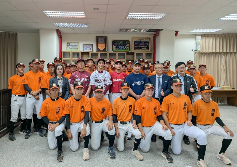 中職新秀回母校台中西苑高中捐款回饋（1）