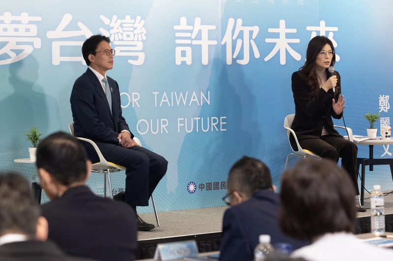 鄭麗文黃國昌再度合體　藍白共同政見提4大願景