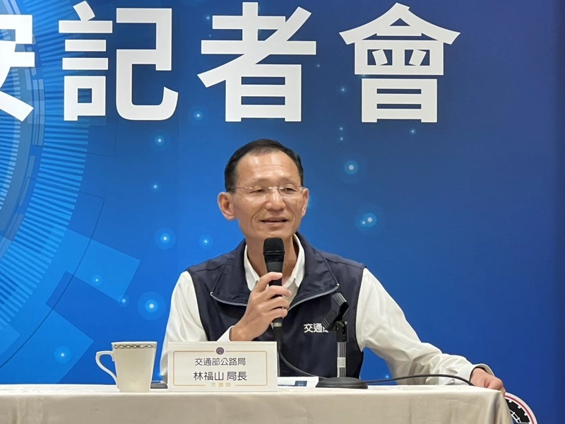 路口雙色溫照明　公路局115年再增逾200處