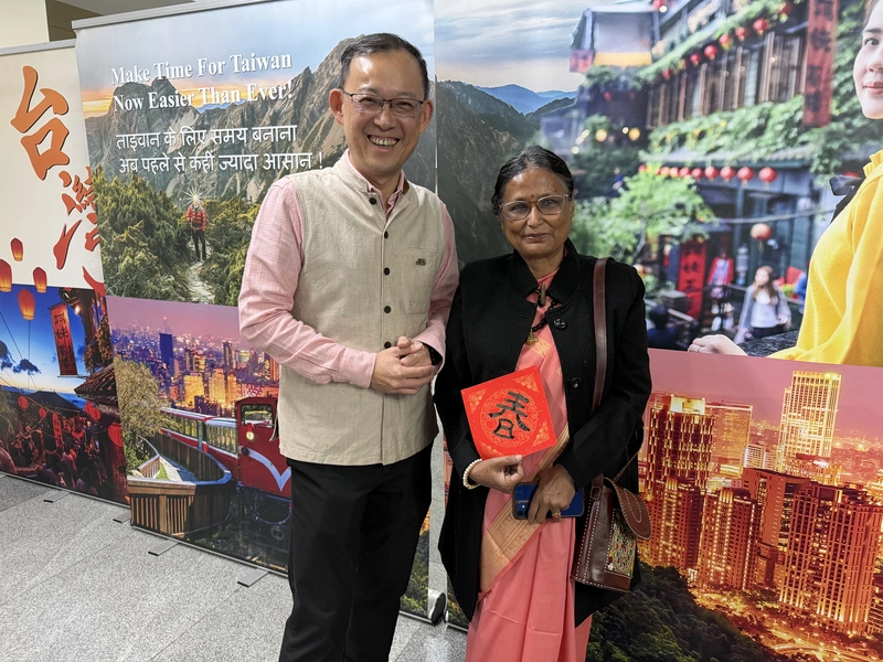 印度華人喜迎新年熱鬧滾滾　舞獅採青屢掀高潮