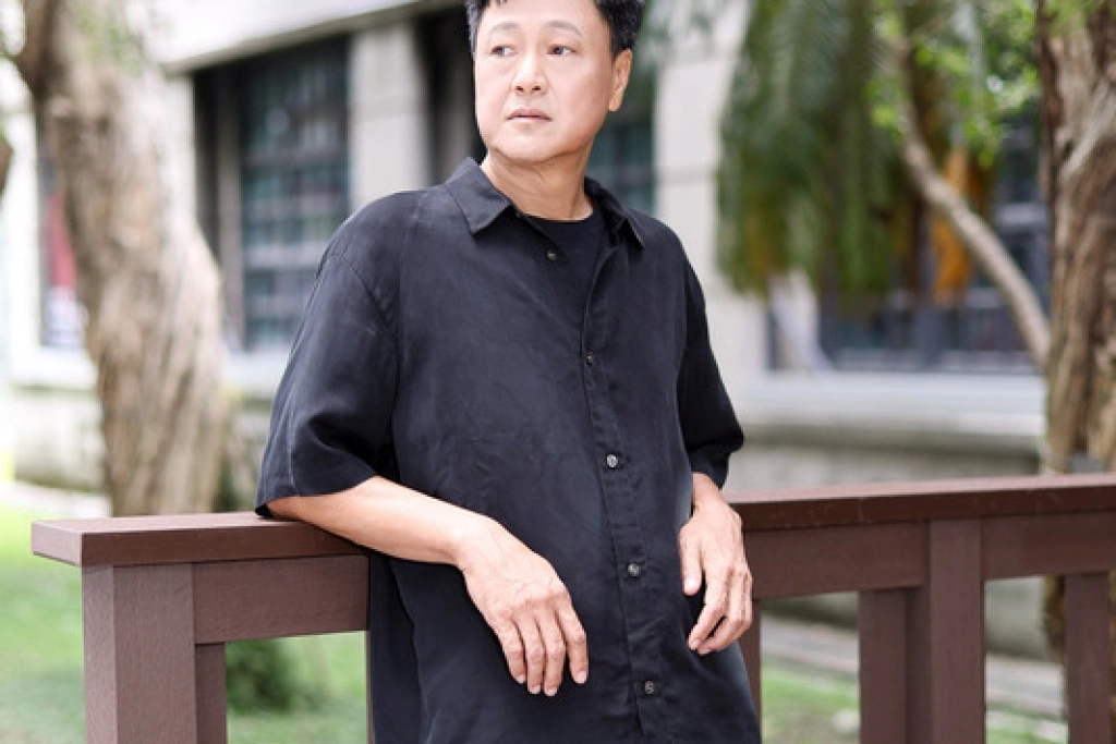 高明駿中國投資失利慘賠  靠演戲開唱半年翻身