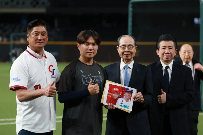 拿少棒時合照獲簽名　江坤宇：王貞治是傳奇激勵後輩