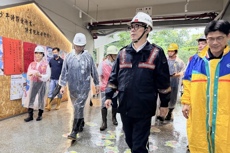 高雄旗山美濃校園淹水　陳其邁勘災指示加速復原