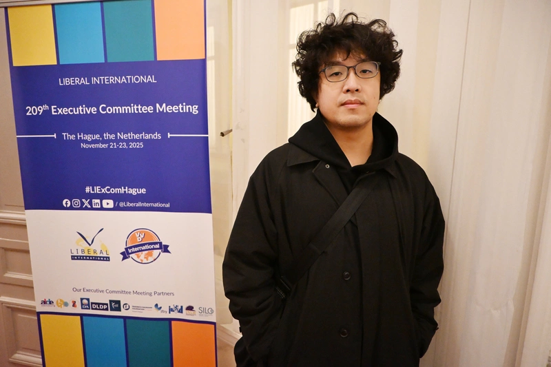 赴海牙參加自由聯盟會議　沈伯洋強調國際合作