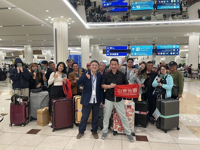 美伊開戰台灣旅客返台　杜拜辦事處長送機慰問