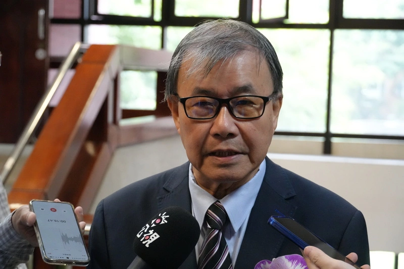 教育部長鄭英耀回應校事會議修法