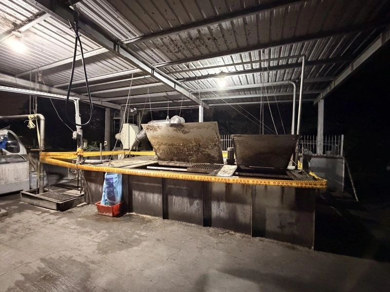 屏縣府查獲違規廚餘養豬　廚餘槽拉封鎖線