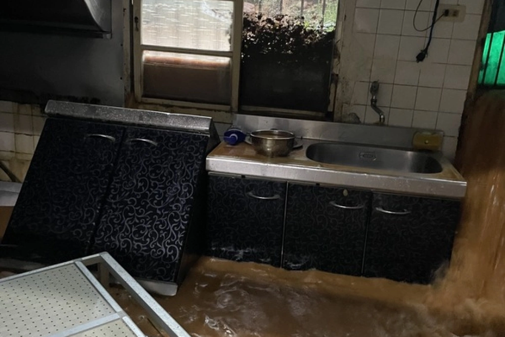 暴雨泥流沖通霄民宅　苗縣府追查農地違規裁罰送辦