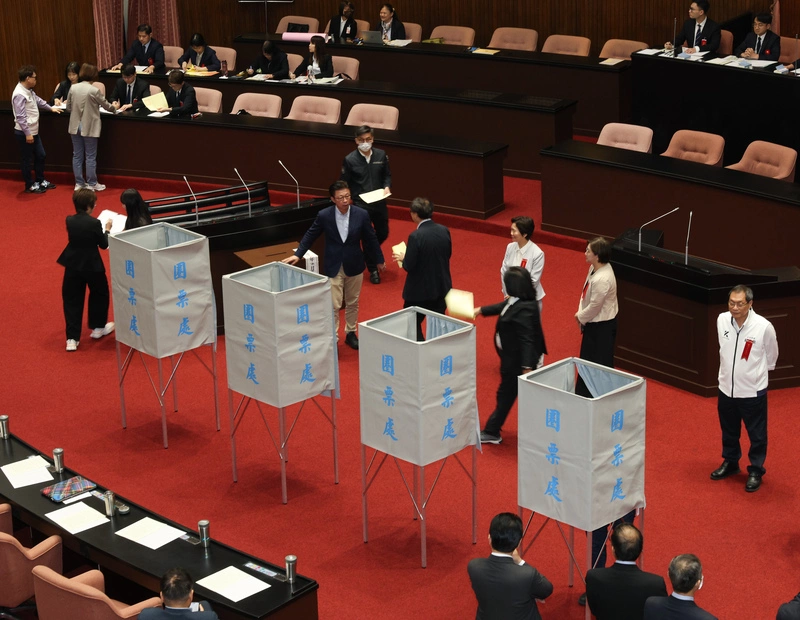 中華民國憲政首次　總統彈劾案表決立委開始投票