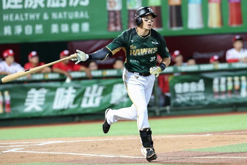 吳念庭從徐若熙手中轟3分砲　全場包辦5打點