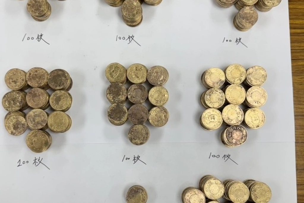 印尼男持50元粗糙偽幣換鈔露餡　遭北市警查扣677枚