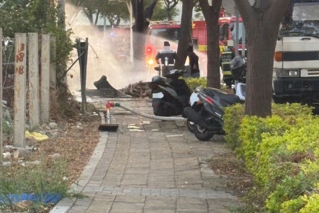 台中北屯天然氣管線遭挖斷　消防灑水警戒